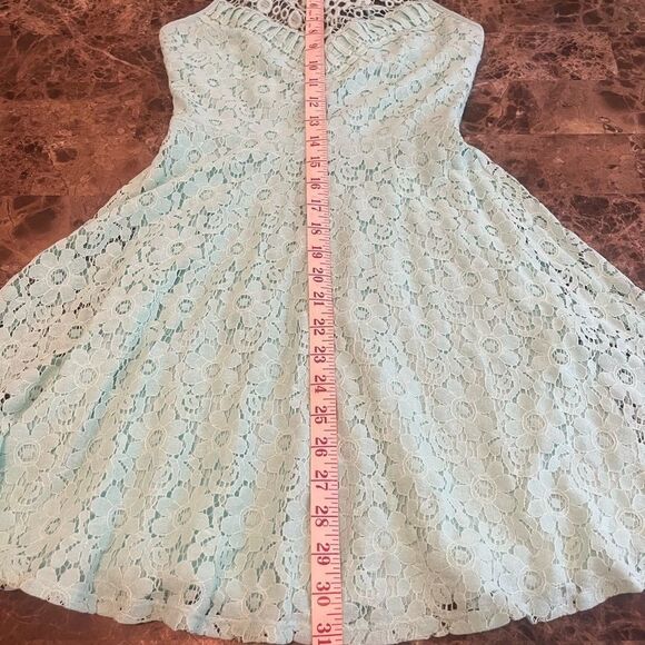 B. Darlin Dress Size 1/2 Sleeveless Halter Neck Fit-And-Flare Lace Teal​​ - Picture 4 of 9